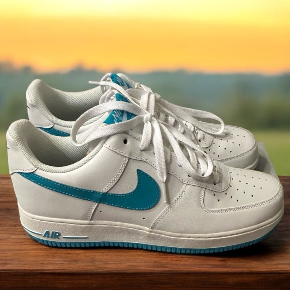 Air Force 1 - Picture 2 of 4